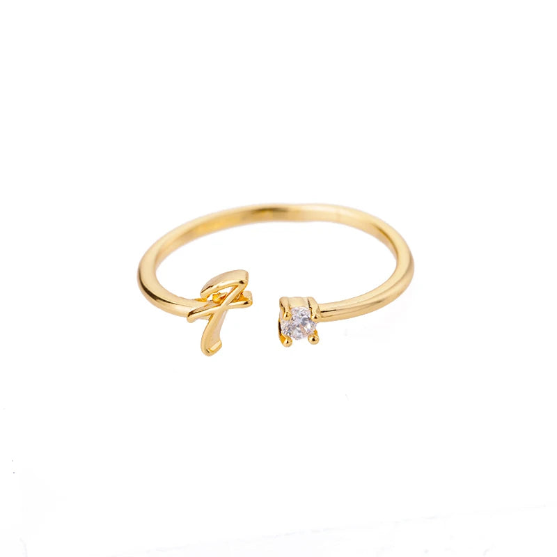 A to Z initial ring for women made of adjustable stainless steel in gold color. A stylish and personal accessory, perfect as a gift or couple jewelry.
